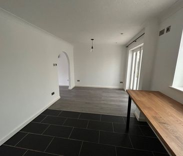 3 Bed Semi-Detached House, Brook Close, BS41 - Photo 4