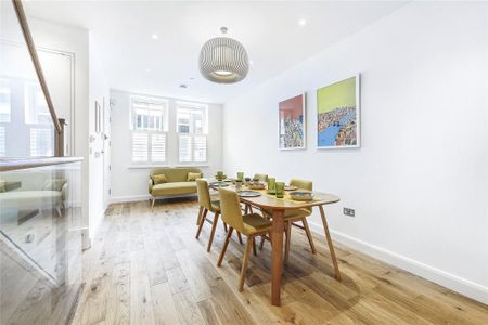 4 bedroom mews to rent - Photo 2
