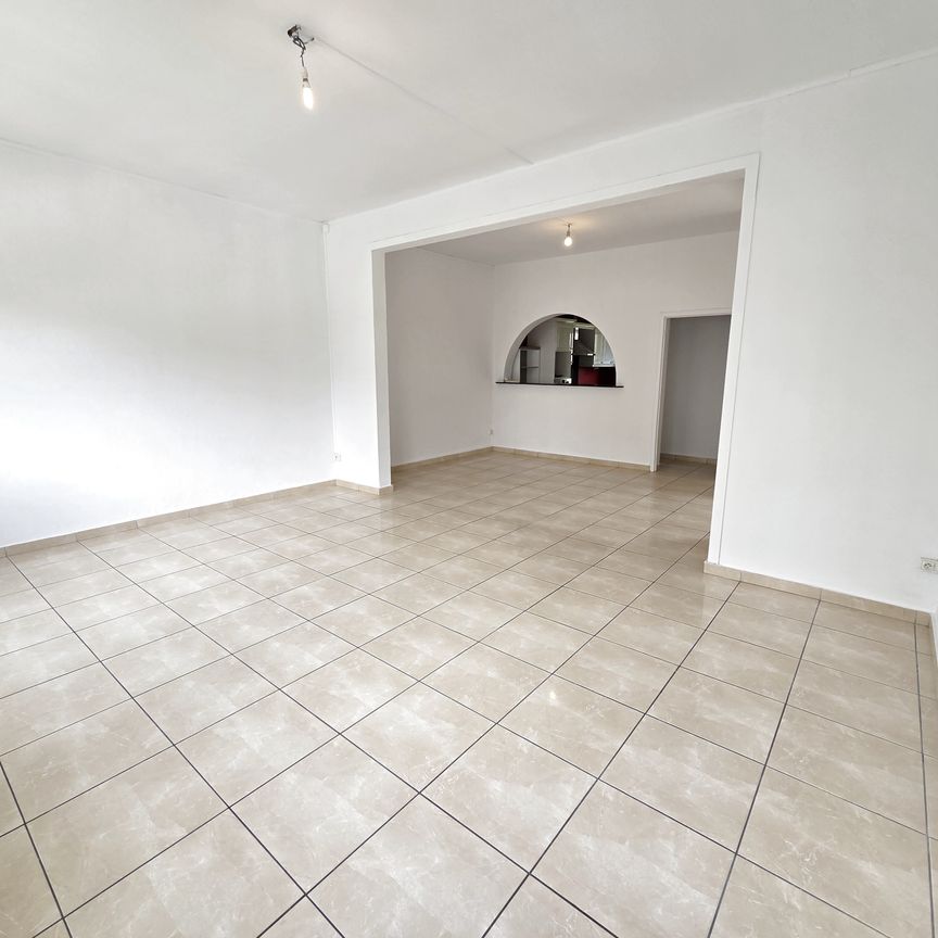 Location Appartement 5 pièces 125m² ST DENIS 97400 - Photo 1