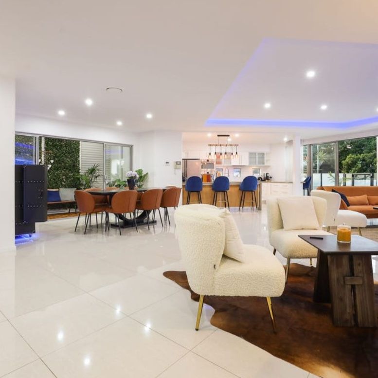 1/44 Tamborine Street, Mermaid Beach QLD 4218 - Villa For Rent | Domain - Photo 1