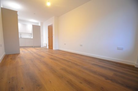 1 bedroom Ground floor flat to rent - Photo 5