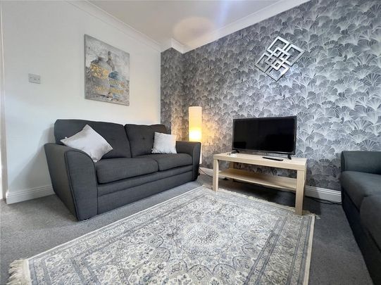 4 bedroom terraced house to rent - Photo 1