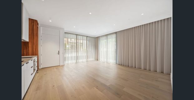 Sophisticated living starts here at North Adelaide's newest address! - Photo 1