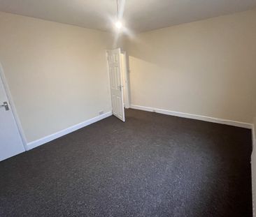 Queen Street - Photo 1