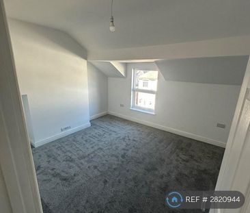 4 bedroom terraced house to rent - Photo 6