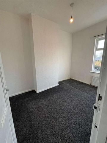 Chisholm Street, Manchester, M11 - Photo 3