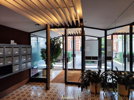 Appartement - 2 pièces - Jaude/Banque de France - Photo 3