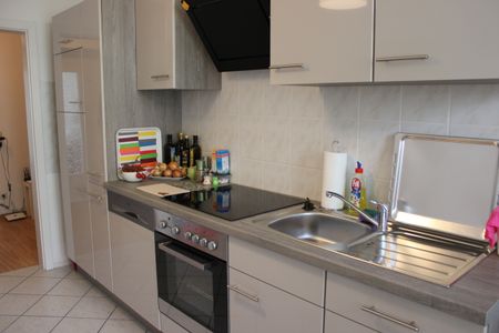 2-Zimmerwohnung im Zentrum mit Einbauküche, Wanne + Dusche - Foto 5