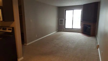 310 Stillwater Drive — 2 Bedroom - Photo 3