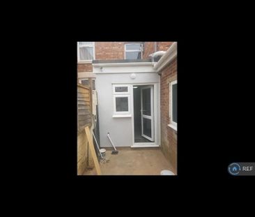 4 bedroom terraced house to rent - Photo 5