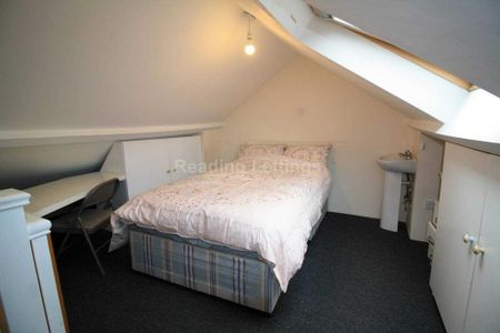 4 bedroom terraced house to rent - Photo 2