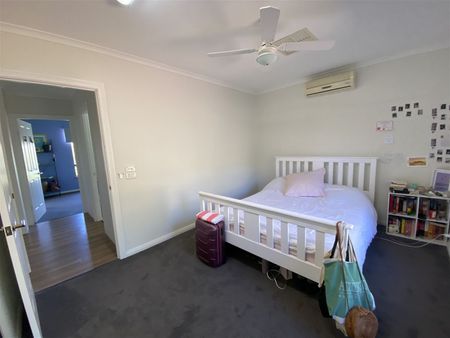 Four bedroom, three bathroom home in Araluen - Photo 5