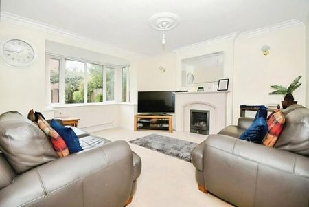3 bedroom detached house to rent - Photo 4