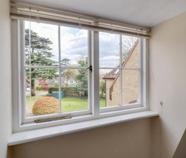 2 bedroom retirement property to rent - Photo 2