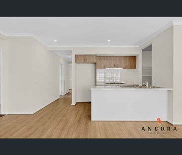 36 Octagonal Street, Cranbourne East, Vic 3977 - Photo 2