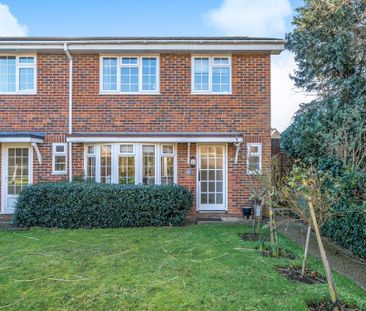 3 bedroom end of terrace house to rent - Photo 2