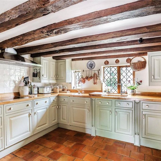 4 bedroom detached house to rent - Photo 1