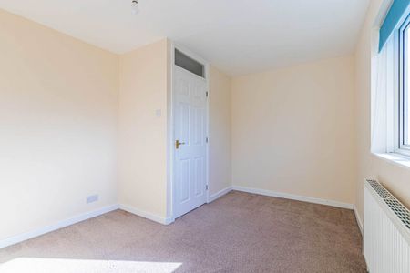 3 bed Terraced for rent - Photo 4