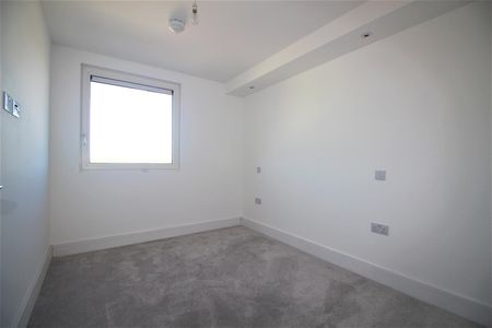 2 bed flat to rent in Station Road, Edgware, HA8 - Photo 3