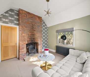 3 Bedroom Cottage, Reigate Hill, Reigate - Photo 3