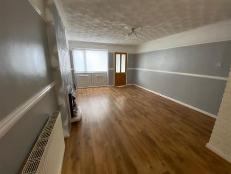 2 bedroom terraced house to rent - Photo 2