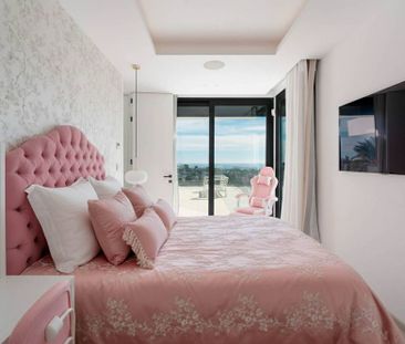 Luxury Villa for rent in Marbella, Andalusia - Photo 4