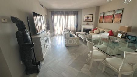 Apartment with sea views in La Heredia, Benahavis - Photo 4