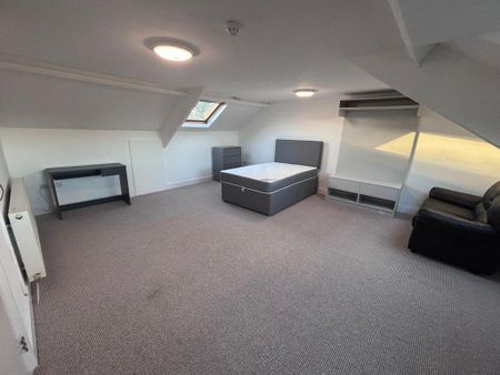 8 bedroom terraced house to rent - Photo 4