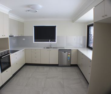 2240 Wynnum Rd, Wynnum West, QLD 4178 - Photo 4