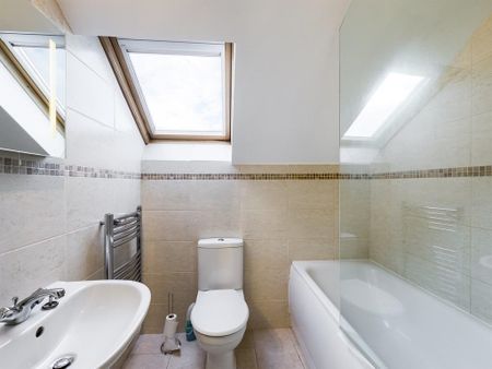 2 bedroom flat to rent - Photo 3