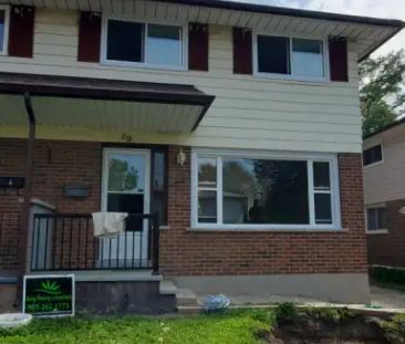 GORGEOUS & SPACIOUS 1 Bdrm Lower Level for OCT 1st! | 79 Guelph Str... - Photo 1