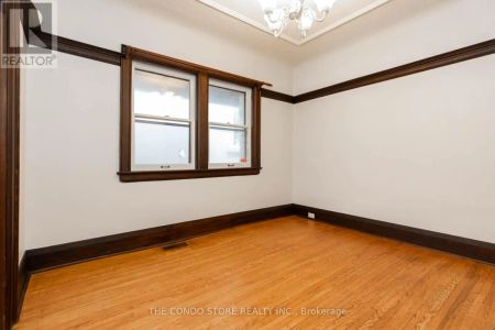 382 ROEHAMPTON AVENUE - Photo 5
