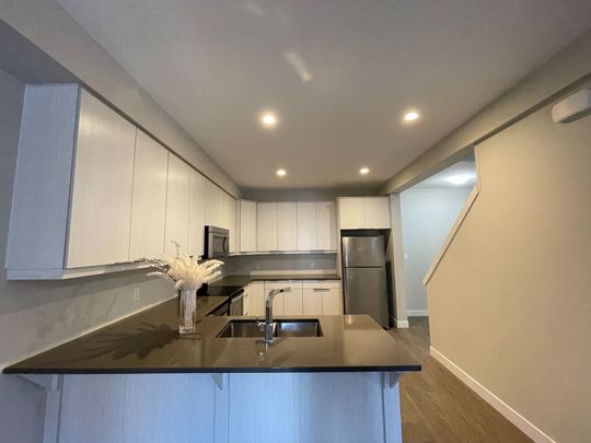 For Lease - 856 West Village Square Unit# 856, London North, Ontario - Photo 1