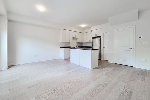 For Lease - 82 Pinot Crescent, Hamilton, Ontario - Photo 1