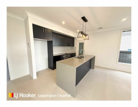 MODERN DOUBLE STOREY LIVING AT ITS FINEST - Photo 2