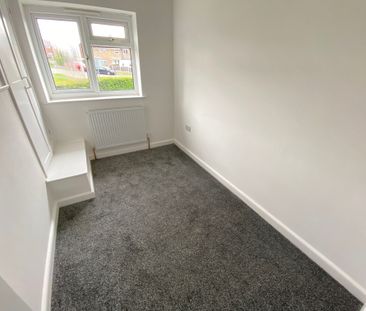 Queen Elizabeth Way, ILKESTON - Photo 4