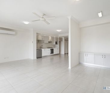 Modern unit - close to everything! - Photo 1