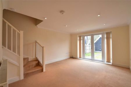 3 bedroom link detached house to rent - Photo 2
