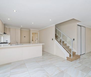 Spacious Two Storey Home! - Photo 6