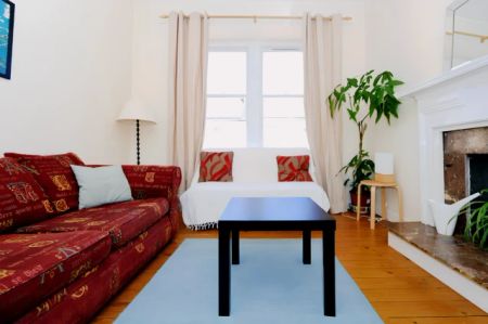 2Bedrooms, 1Bathrooms - Photo 2
