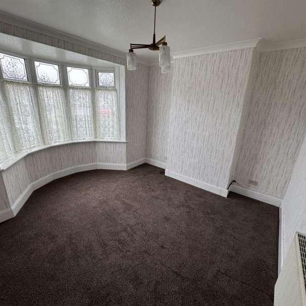 Charlemont Avenue, West Bromwich, B71 - Photo 1