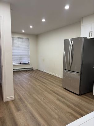 For Lease - 422 Queen St W Street Unit# Upper Unit, Toronto, Ontario - Photo 1