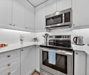 For Lease - 50 Lakebreeze Drive Unit# 323, Clarington, Ontario - Photo 6