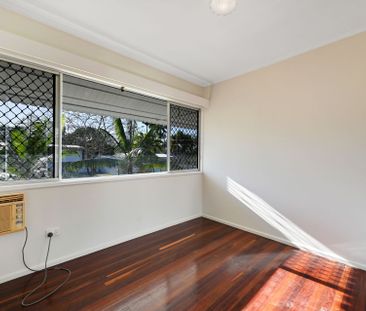 Relax in Your New Rental with a Spacious Backyard in Aitkenvale! - Photo 5
