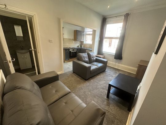 1 bedroom apartment to rent - Photo 1