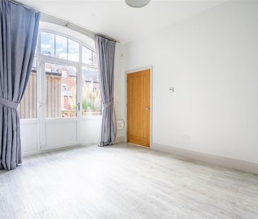 2 bedroom semi-detached house to rent - Photo 5