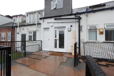 1 bedroom duplex to rent - Photo 3