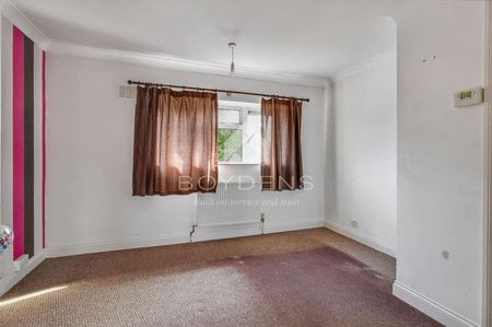 Bardfield Road Colchester, CO2 - Photo 4