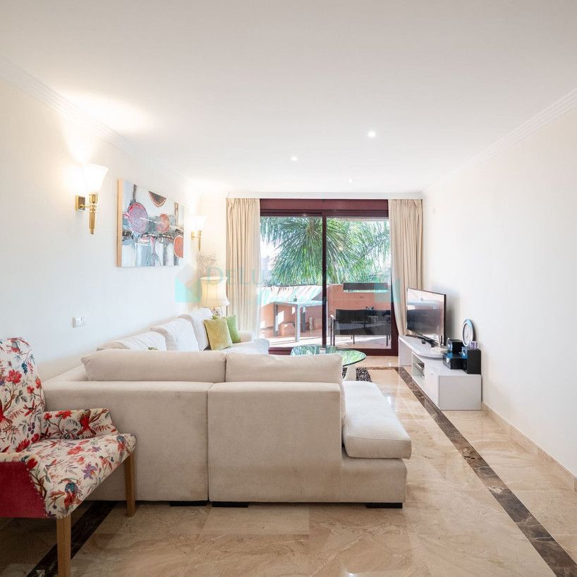 Apartment for rent in New Golden Mile, Estepona - Foto 1