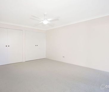 Spacious & Versatile Townhouse - Photo 5